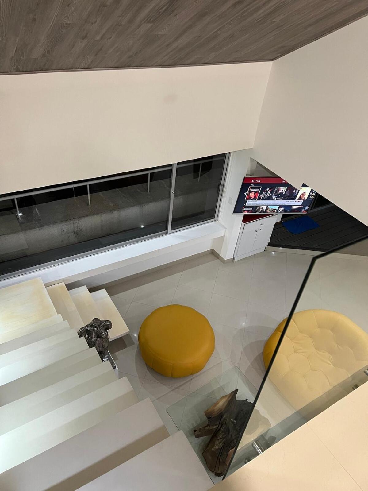 Spectacular Ph With Office In Front Of Perisur Apartment *