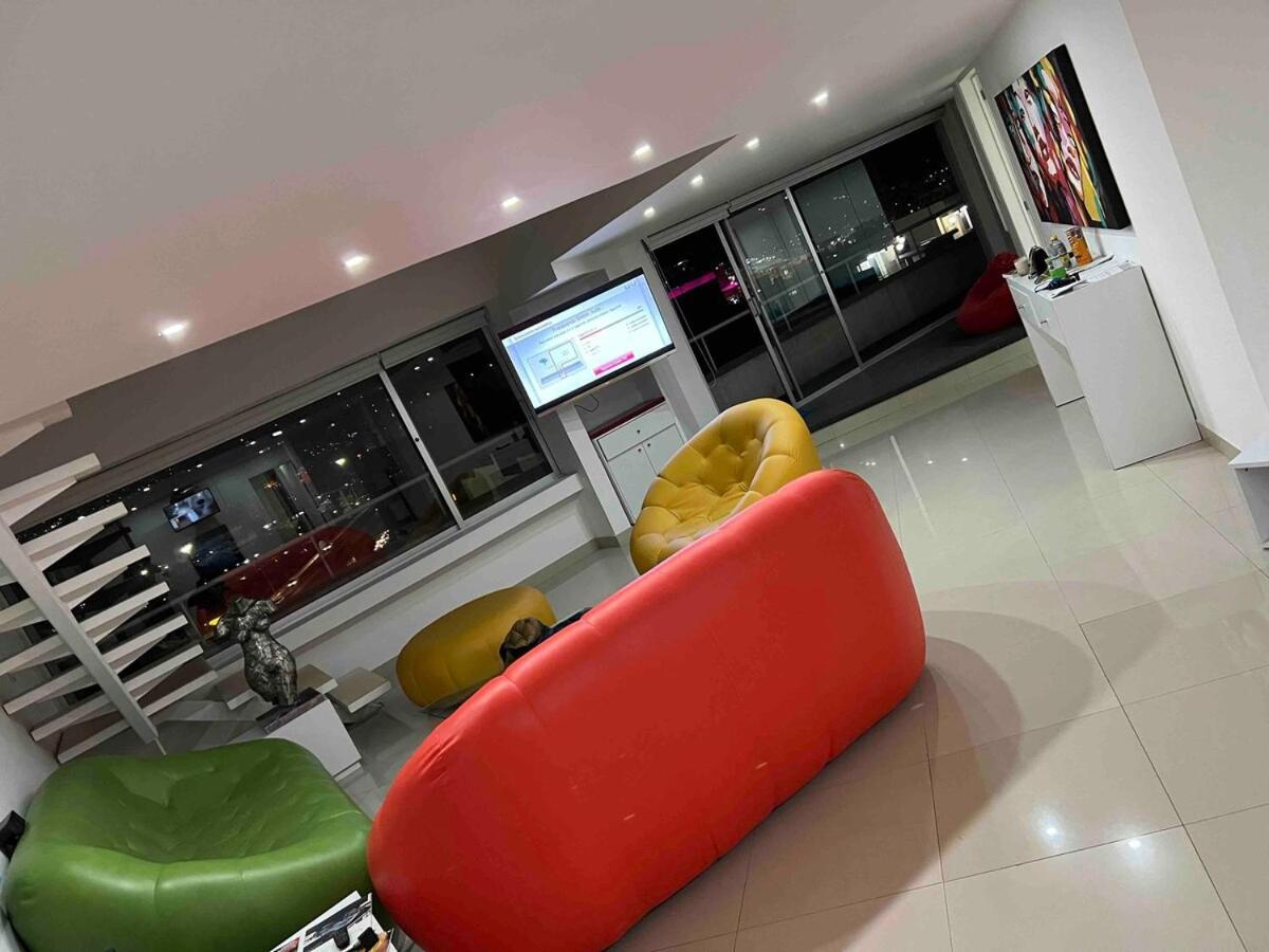 Apartment Spectacular Ph With Office In Front Of Perisur *