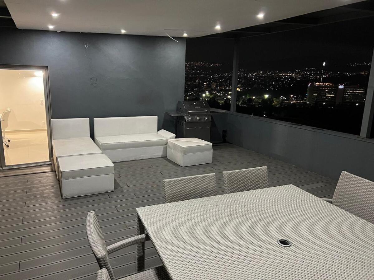 Apartment Spectacular Ph With Office In Front Of Perisur *